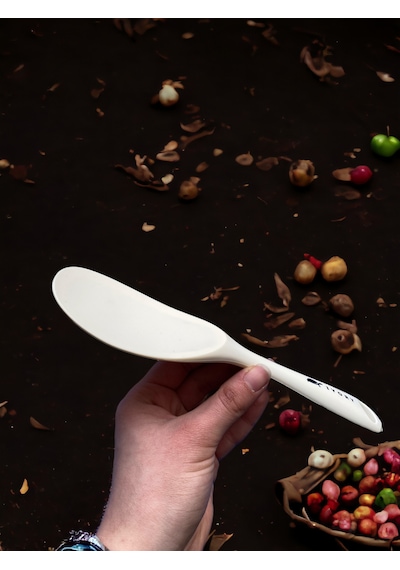Sert Uçlu Isıya Dayanıklı Silikon Kaşık 28/22 Cm Krem