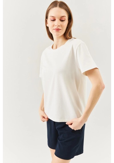 Kadın Rahat %100 Pamuklu Penye Bisiklet Yaka Kısa Kol Basic T-shirt Beyaz