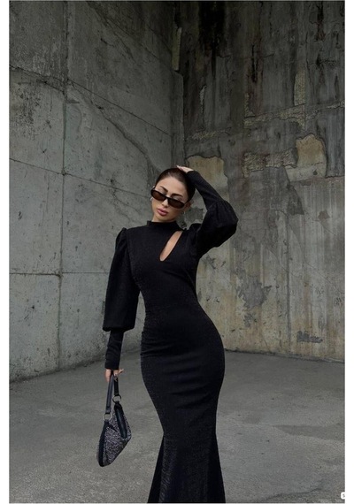Lior Design Kadın Minimal Tasarım Simli Kumaş Degaje Yaka Dekolteli Maxi Abiye Elbise Siyah Lior Design Kadın Minimal Tasarım Simli Kumaş Degaje Yaka Dekolteli Maxi Abiye Elbise Siyah