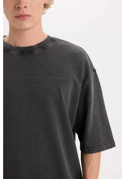 DeFacto Loose Fit Bisiklet Yaka Yıkamalı Soluk Efektli Kısa Kollu Tişört C0709AX25SPAR231