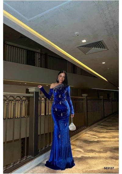 DefyModa Kadın Minimal Esnek Kadife Kumaş Tek Omuz Abiye Elbise Saks