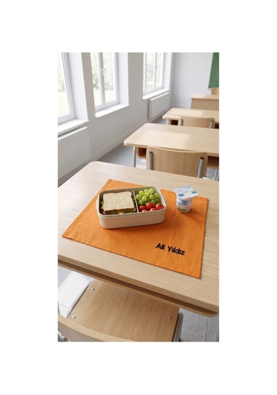 Kişiye Özel İsim Nakışlı Duck Kumaş Beslenme Örtüsü 45x35 Cm Su Ve Leke Tutmaz Kumaş - 922753230