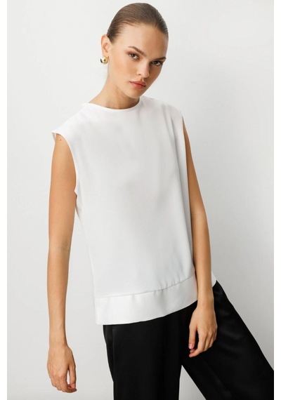 Mizalle Kolsuz Basic Saten Beyaz Bluz