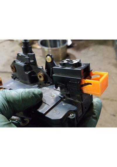 Pontiac Kapı Kilidi Bağlantı Kayan Parçası Latch Connector Slide