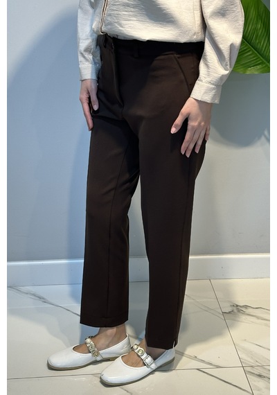 Lale Butik Büyük Beden Kadın Yırtmaç Detay Bilek Boy Kumaş Pantolon 07 Acı Kahve Acı Kahverengi Lale Butik Büyük Beden Kadın Yırtmaç Detay Bilek Boy Kumaş Pantolon 07 Acı Kahve Acı Kahverengi