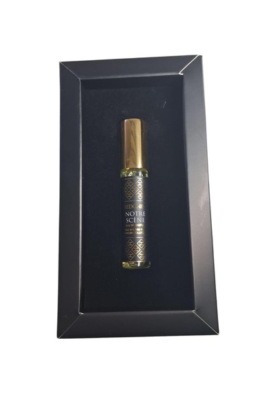 Notre Scène 10 Ml Edp Nıche Unısex Parfum Citrus, Galbanum, Pepper, Animalic Lavadin,jasmine, Cinnamon, Coriander, Cardamom Nutmeg, Vetiver, Cedarwood, Patchouli, Benzoin, Amber, Musk Notre Scène 10 Ml Edp Nıche Unısex Parfum Citrus, Galbanum, Pepper, Animalic Lavadin,jasmine, Cinnamon, Coriander, Cardamom Nutmeg, Vetiver, Cedarwood, Patchouli, Benzoin, Amber, Musk