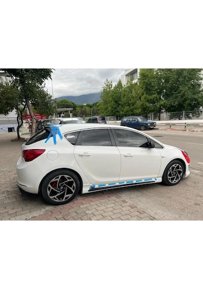 Opel Astra J Hb Kanallı Yan Marşpiyel Seti Plastik 2 Adet Mat Siyah 2009-2015 Karlık+ek+bodykit