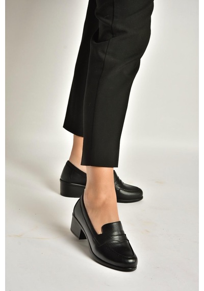 Fox Shoes Y555092203 Siyah Kalın Alçak Topuklu Kadın Ayakkabı Siyah