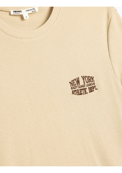 Koton Slim Fit Tişört Slogan İşlemeli Kısa Kollu Bisiklet Yaka Pamuklu Bej 5wam10091hk Ekru