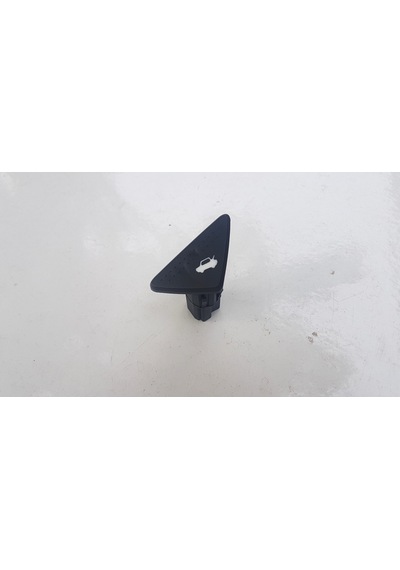 Ford Focus 1 1998-2005 Bagaj Açma Düğmesi/butonu Üçgen
