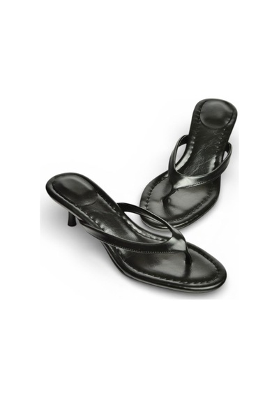 Fox Shoes Y518342809 Siyah Parmak Arası Kısa Topuklu Kadın Terlik Siyah