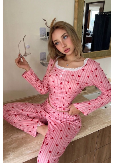 Bella Notte Pembe Dantel Yaka Detaylı Süs Düğmeli Uzun Kollu Pijama Takımı