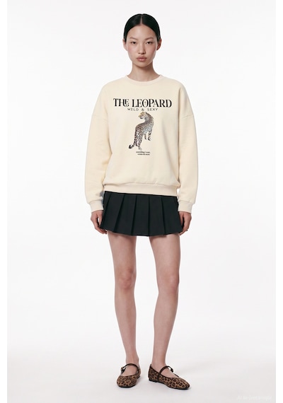 Quzu Yazı Ve Leopar Baskılı Oversize Sweatshirt Bej