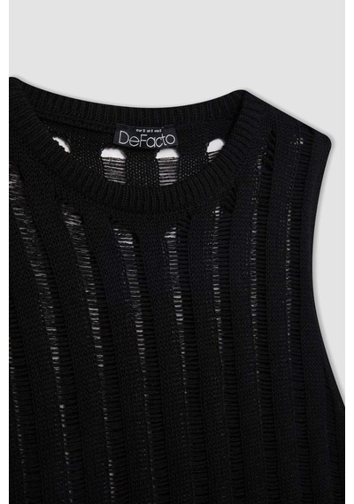 DeFacto Regular Fit Crop Bisiklet Yaka Kroşe Atlet D1982AX24SMBK56