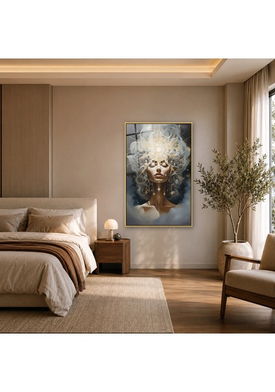 Işık Taçlı Gümüş Saçlı Kadın Gold Çerçeveli Cam Tablo
