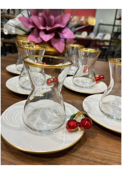 Çnr Home Collection Pandoranin Kutusu Porselen Tabakli Paşabahçe Bardakli Kirazli 6 Kişilik Çay Bardaği Seti Gold