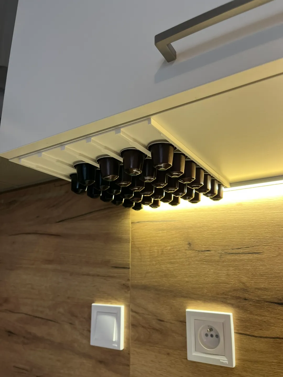 Nespresso Ve Starbucks Uyumlu Duvar Tipi Kapsül Kahve Standı Tutacağı Beyaz