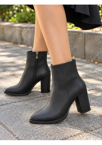 Asmi Shoes Kadın Silva Siyah Tokasız Deri Yandan Fermuarlı Toka Detaylı 7 Cm Kalın Topuklu Sivri Burunlu Yeni Sezon Günlük Bot Siyah 1 Asmi Shoes Kadın Silva Siyah Tokasız Deri Yandan Fermuarlı Toka Detaylı 7 Cm Kalın Topuklu Sivri Burunlu Yeni Sezon Günlük Bot Siyah 1