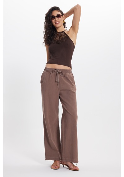 Tudors Kadın Relax Fit Rahat Kesim %100 Pamuk Beli Bağcıklı Lastikli Çift Cepli Kahverengi Pantolon-50599