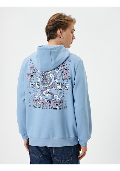 Koton Arkası Baskılı Hoodie Uzakdoğu Temalı Kanguru Cep Detaylı Mavi 4wam70253mk Mavi Koton Arkası Baskılı Hoodie Uzakdoğu Temalı Kanguru Cep Detaylı Mavi 4wam70253mk Mavi