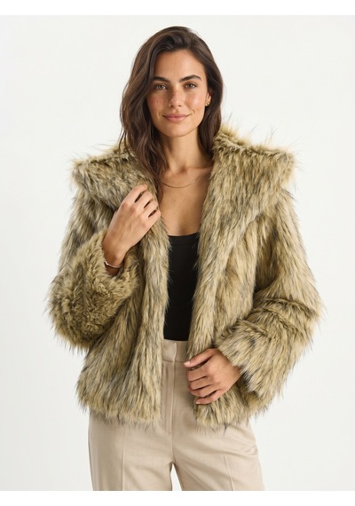 Onloox Kadın Bej-siyah Bej Siyah Polyester Suni Kürk Dokulu Geniş Yakalı Kısa Boy Astarlı Premium Ceket Onloox Kadın Bej-siyah Bej Siyah Polyester Suni Kürk Dokulu Geniş Yakalı Kısa Boy Astarlı Premium Ceket