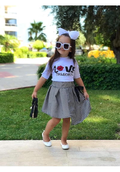 Modavals Love Baskılı Yırtmaç Kol Detaylı Pötükare Etekli Kız Çocuk Etekli Alt Üst Takım Çok Renkli Modavals Love Baskılı Yırtmaç Kol Detaylı Pötükare Etekli Kız Çocuk Etekli Alt Üst Takım Çok Renkli
