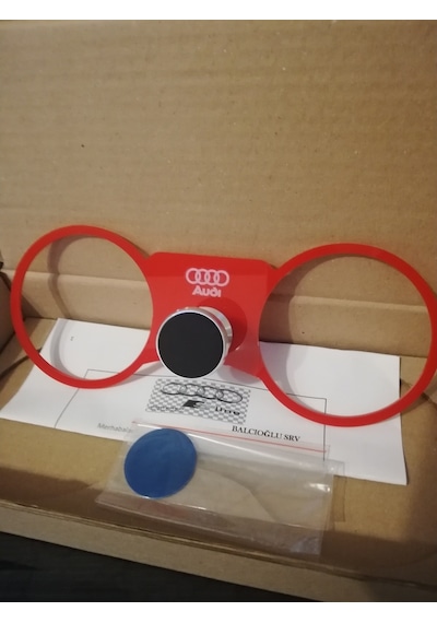 Audi A3 8P(2004-2012) Halka Logolu Mıknatıslı Telefon Tutucu