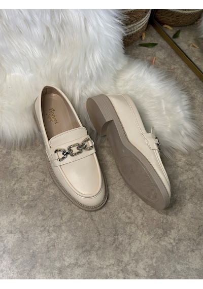 Günlük Kadın Loafer Makosen Klasik Alçak Topuklu Desenli Taban Zincirli Oval Burunlu Ayakkabı 150 Bej Günlük Kadın Loafer Makosen Klasik Alçak Topuklu Desenli Taban Zincirli Oval Burunlu Ayakkabı 150 Bej