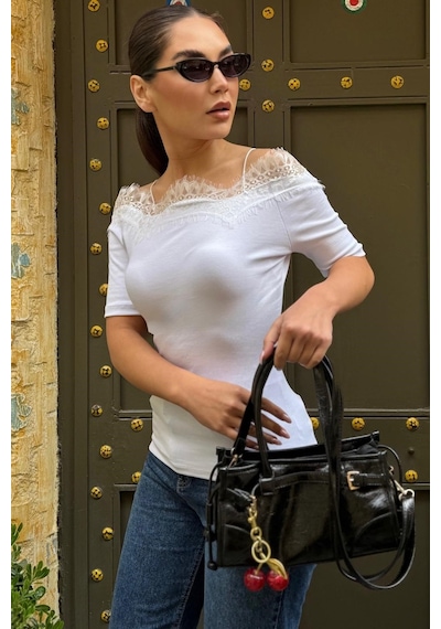 Beyaz Dantelli Madonna Yaka Slim Fit Tişört Mg2743