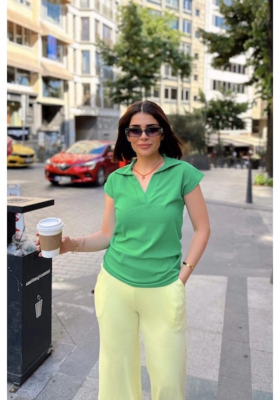 Yeşil Polo Yaka, Kısa Kol, Fitilli Kaşkorşe Kumaş, Basic Kalıp/kesim, Spor Ve Günlük Bluz & T-shirt Benetton Yeşili