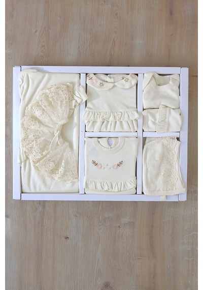 Sitilin Kız Bebek Dantelli 10'lu Hastane Çıkışı Seti %100 Pamuk Natural Kundak Battaniyeli Lüks Set Stl7256 Ekru