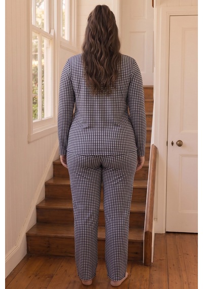 Siyah İnci Desenli Termal Kumaşlı Ultra Soft Yumuşak Büyük Beden Battal Boy Örme Pijama Takımı 26226709 Lacivert Siyah İnci Desenli Termal Kumaşlı Ultra Soft Yumuşak Büyük Beden Battal Boy Örme Pijama Takımı 26226709 Lacivert