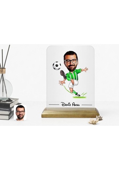 Kişiye Özel Erkek Yeşil Beyaz Futbolcu Karikatürlü Ahşap Standlı