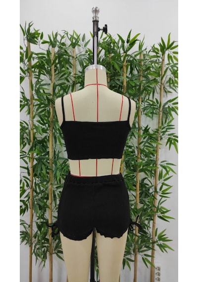 Sinemonline Kadın Ip Askılı Crop Bluz Ve Yanlardan Büzgülü Ikili Kaşkorse Short Takım Siyah Sinemonline Kadın Ip Askılı Crop Bluz Ve Yanlardan Büzgülü Ikili Kaşkorse Short Takım Siyah