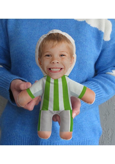 Bk Gift  Kutusunda Kişiye Özel Fotoğraflı Çocuk Yeşil Beyaz Futbolcu Bebek Yastık-1, Arkadaşa , Sevgiliye , Doğum Günü si