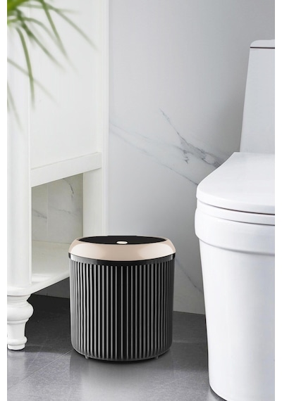 Decorev 5 Litre Bej Click Kapaklı Modern Çizgili Çöp Kovası Siyah