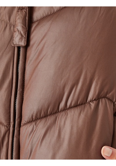Koton Oversize Şişme Mont Su İtici Kapüşonlu Cepli Fermuarlı Kahverengi 5wak00172ew Kahve Kahverengi Koton Oversize Şişme Mont Su İtici Kapüşonlu Cepli Fermuarlı Kahverengi 5wak00172ew Kahve Kahverengi