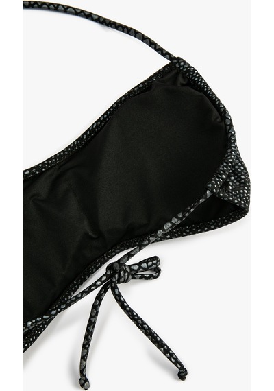 Koton Halter Yaka Bikini Üstü Jakarlı Baskılı Siyah Desenli 3sak10002mk 3SAK10002MK01V Siyah Koton Halter Yaka Bikini Üstü Jakarlı Baskılı Siyah Desenli 3sak10002mk 3SAK10002MK01V Siyah