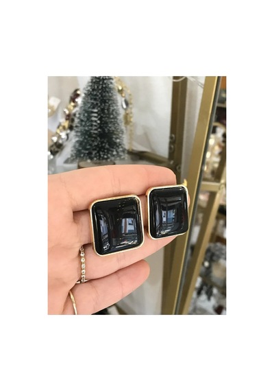 Kare Gold Detaylı Siyah Küpe