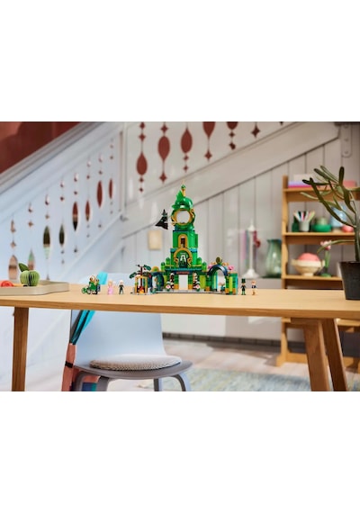 LEGO® Wicked Emerald City’ye Hoş Geldiniz 75684 - 9 Yaş ve Üzeri Çocuklar için Oyuncak Yapım Seti (945 Parça)