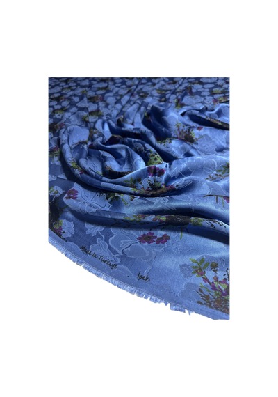 Jakarlı İpek Cupro Kumaş En 140 Cm Parlak Dökümlü Elbise, Gömlek, Kimono, Takım Ve Pantolon 1200 -1 Mavi Çiçek Desen Jakarlı İpek Cupro Kumaş En 140 Cm Parlak Dökümlü Elbise, Gömlek, Kimono, Takım Ve Pantolon 1200 -1 Mavi Çiçek Desen
