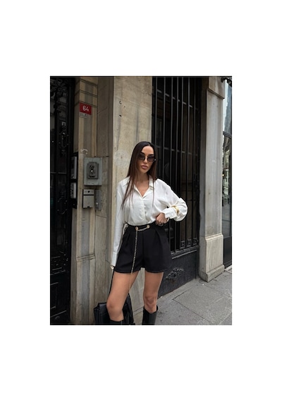 Nido Moda Zincir Kemerli Mini Şort Siyah
