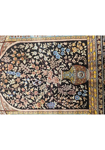 Makina İpek Seccade Mihrab Ve Vazo Desenli 80 120 Cm Çok Renkli