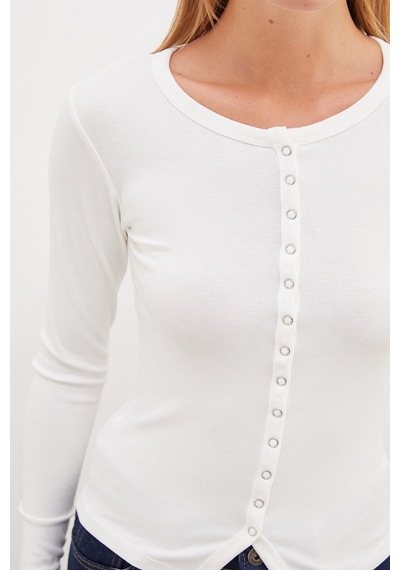 Fullamoda Önü Çıtçıtlı Ribanalı Slim Fit Bluz Ekru