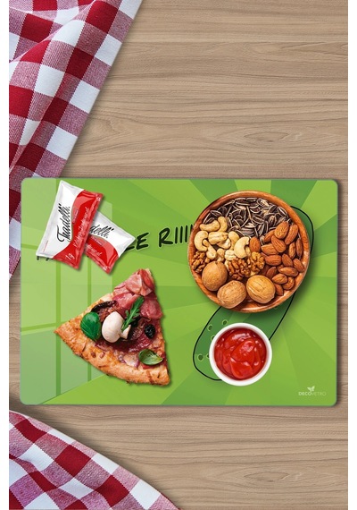 Pickle Rick Desenli Cam Kesme Tahtası Ve Sunumluk 25 X 35 Cm Çok Renkli