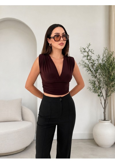 İkales Vatkalı Kolsuz V Yaka Drapeli Crop Bluz Likralı Fit Kahverengi