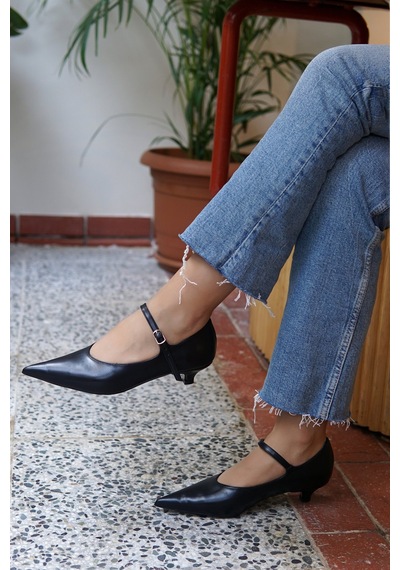 Laminta Arina Sivri Burunlu Topuklu Ayakkabı Siyah