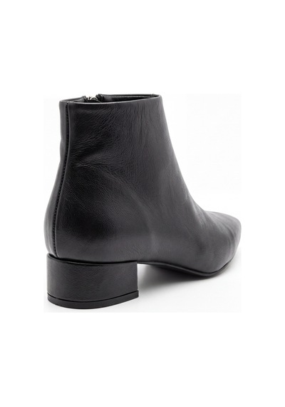 V.s.h Velvet Velar Kadın Siyah Cilt Sivri Burun Alçak Blok Topuklu Yandan Fermuarlı Kısa Bot 4 Cm Topuk-2590 V.s.h Velvet Velar Kadın Siyah Cilt Sivri Burun Alçak Blok Topuklu Yandan Fermuarlı Kısa Bot 4 Cm Topuk-2590