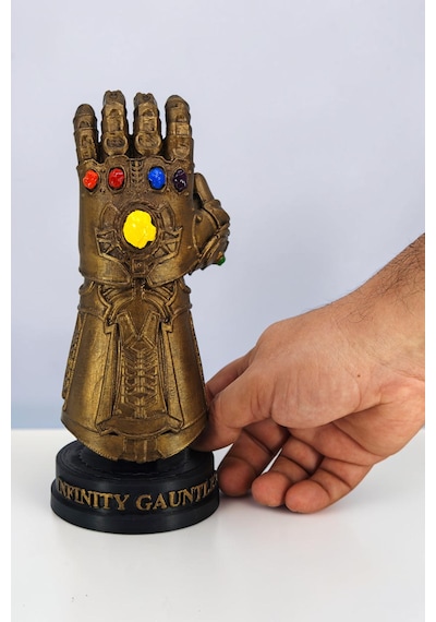 Thanos Sonsuzluk Eldiveni Figürü 20 Cm
