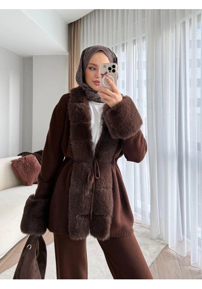 Elora Atelier Kahverengi Kürk Detaylı Triko Takım